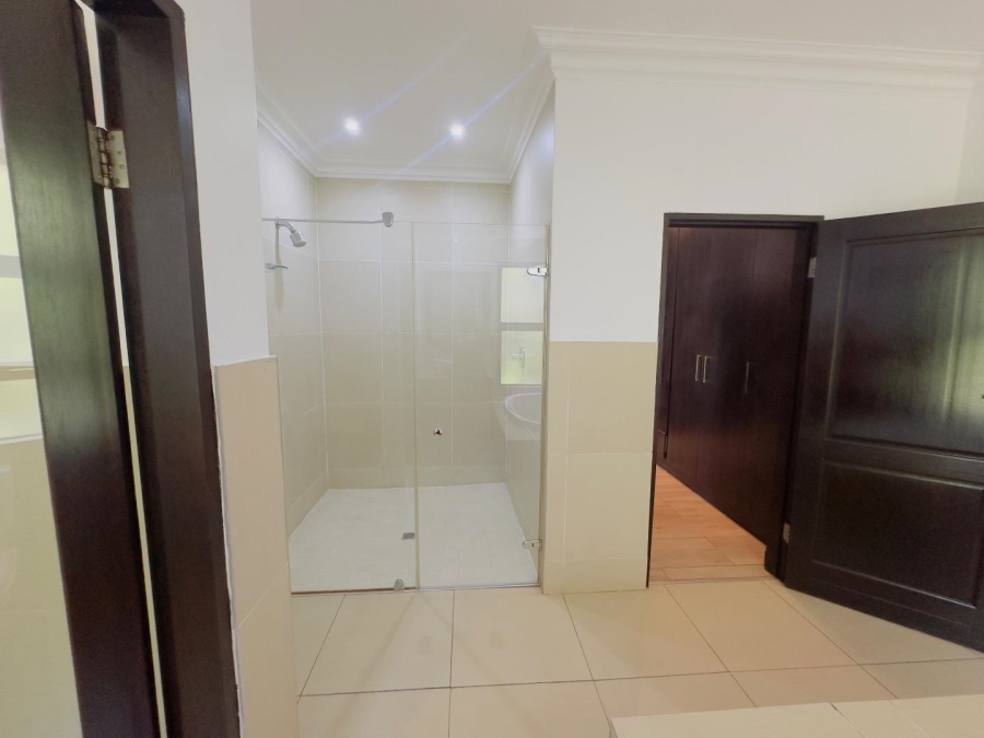 5 Bedroom Property for Sale in Blue Valley Golf Estate Gauteng