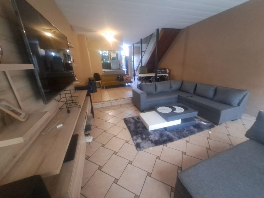 2 Bedroom Property for Sale in Meyerspark Gauteng