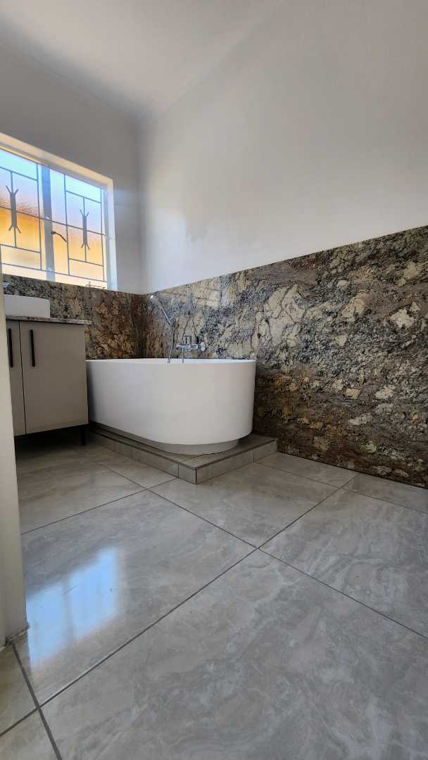 3 Bedroom Property for Sale in Rosslyn Gauteng