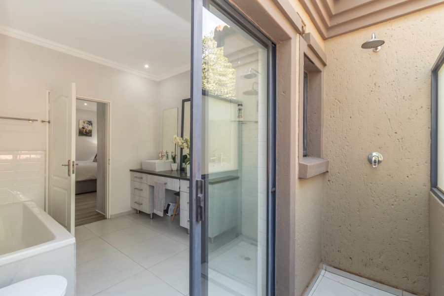4 Bedroom Property for Sale in Douglasdale Gauteng