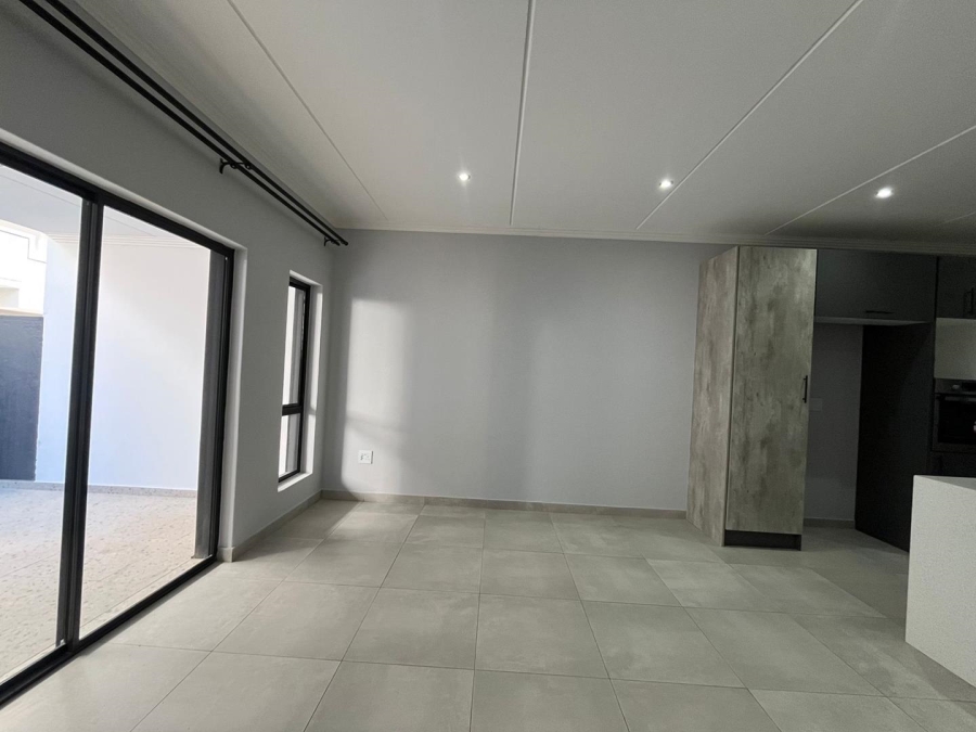 To Let 2 Bedroom Property for Rent in Bryanston Gauteng