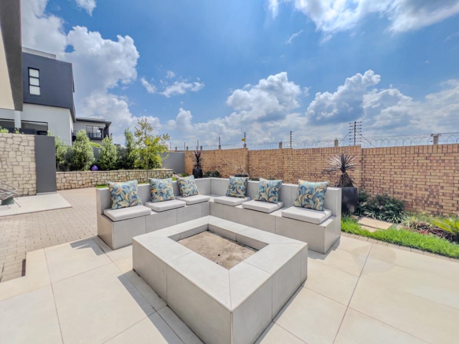 5 Bedroom Property for Sale in Midstream Estate Gauteng