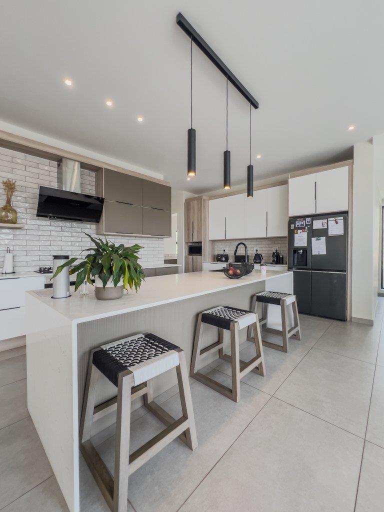 5 Bedroom Property for Sale in Midstream Estate Gauteng