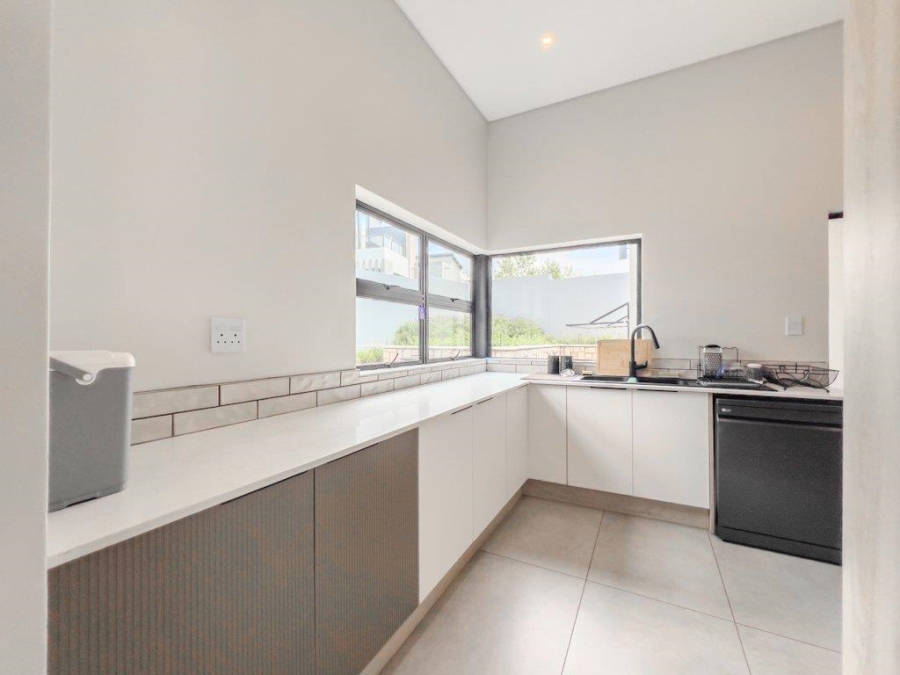 5 Bedroom Property for Sale in Midstream Estate Gauteng