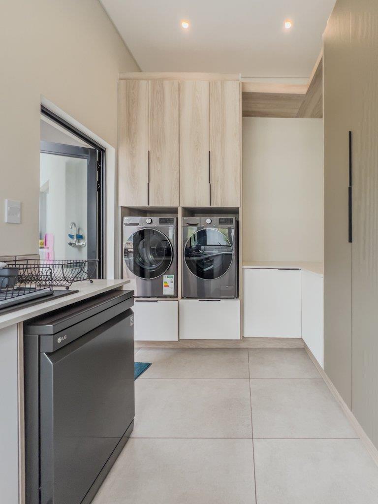 5 Bedroom Property for Sale in Midstream Estate Gauteng