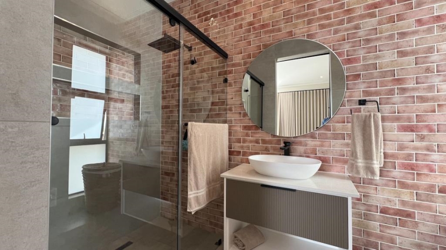 5 Bedroom Property for Sale in Midstream Estate Gauteng