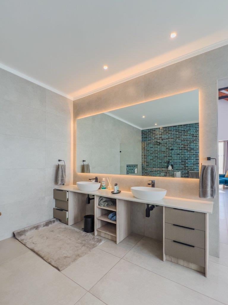 5 Bedroom Property for Sale in Midstream Estate Gauteng