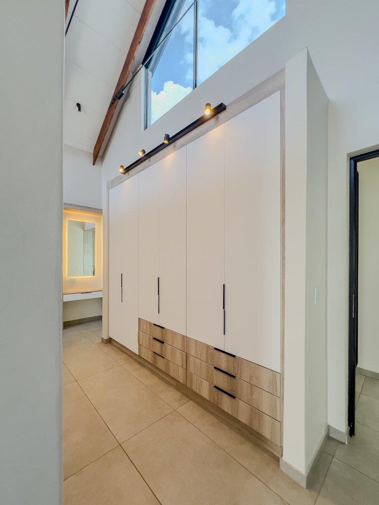 5 Bedroom Property for Sale in Midstream Estate Gauteng