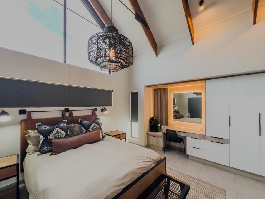 5 Bedroom Property for Sale in Midstream Estate Gauteng