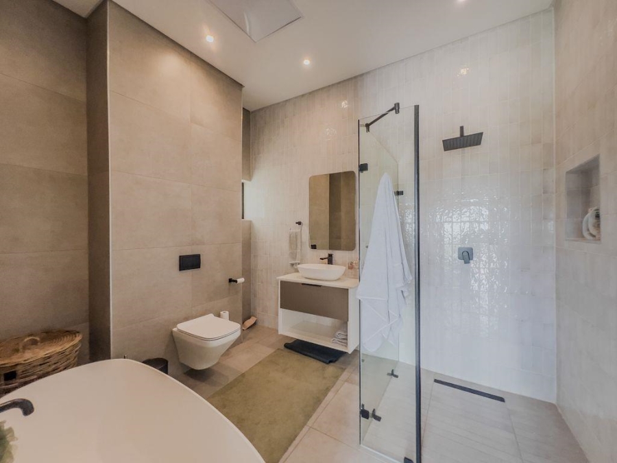 5 Bedroom Property for Sale in Midstream Estate Gauteng