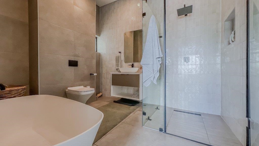 5 Bedroom Property for Sale in Midstream Estate Gauteng