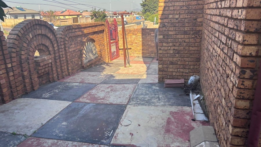 3 Bedroom Property for Sale in Soshanguve UU Gauteng