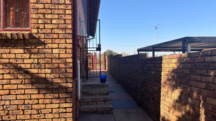 3 Bedroom Property for Sale in Soshanguve UU Gauteng