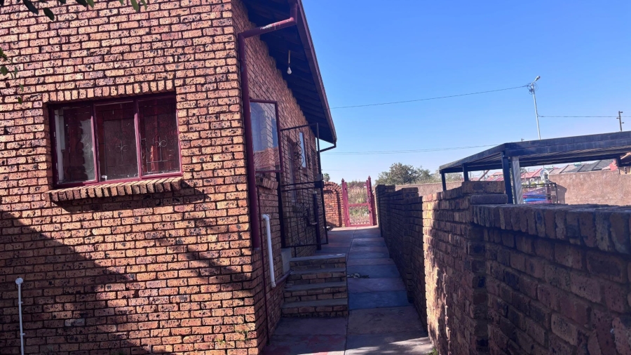 3 Bedroom Property for Sale in Soshanguve UU Gauteng
