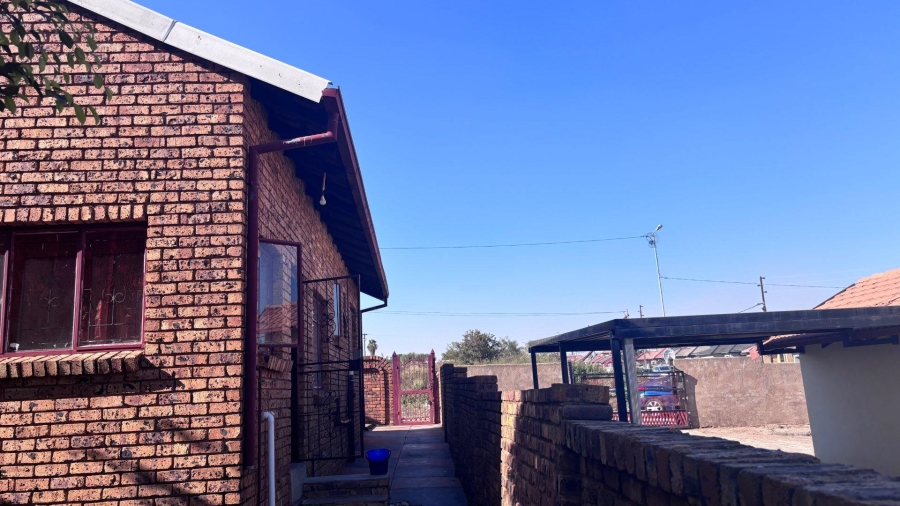 3 Bedroom Property for Sale in Soshanguve UU Gauteng