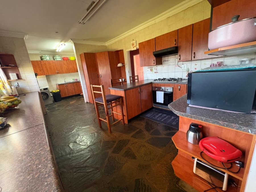 4 Bedroom Property for Sale in Buyscelia Gauteng
