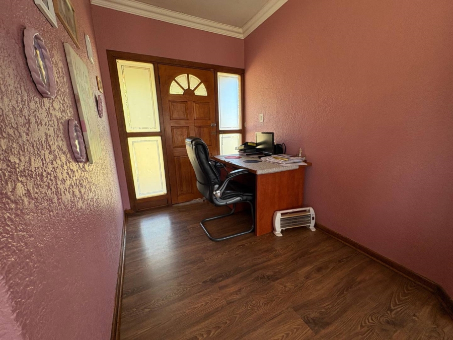 4 Bedroom Property for Sale in Buyscelia Gauteng