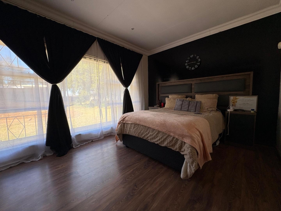 4 Bedroom Property for Sale in Buyscelia Gauteng