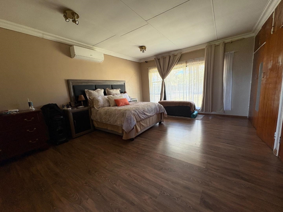 4 Bedroom Property for Sale in Buyscelia Gauteng