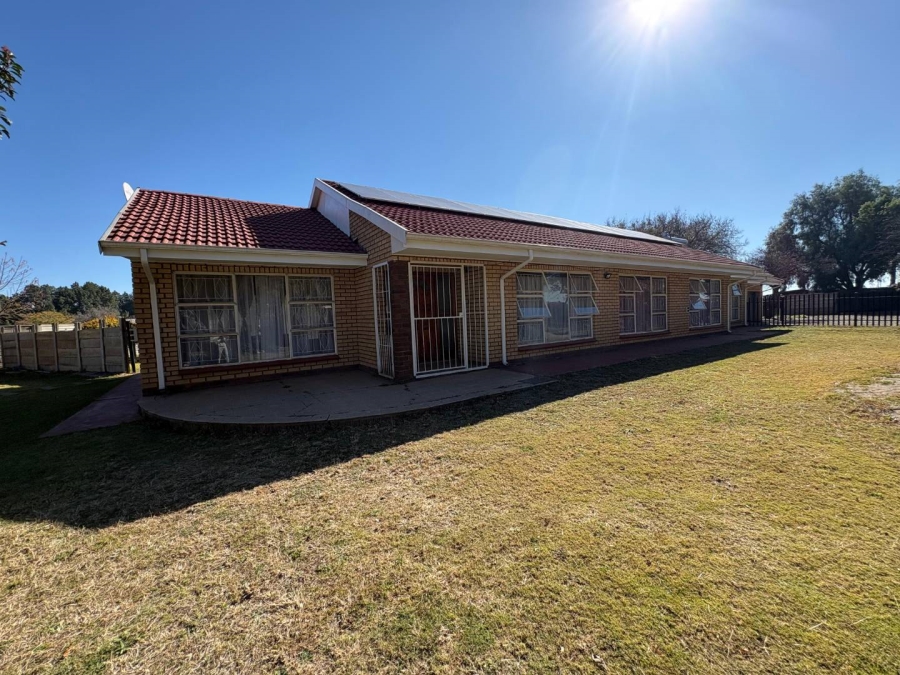 4 Bedroom Property for Sale in Buyscelia Gauteng