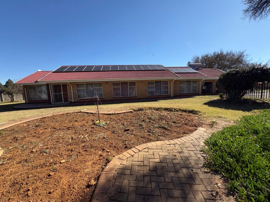 4 Bedroom Property for Sale in Buyscelia Gauteng