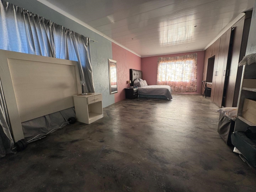 4 Bedroom Property for Sale in Buyscelia Gauteng
