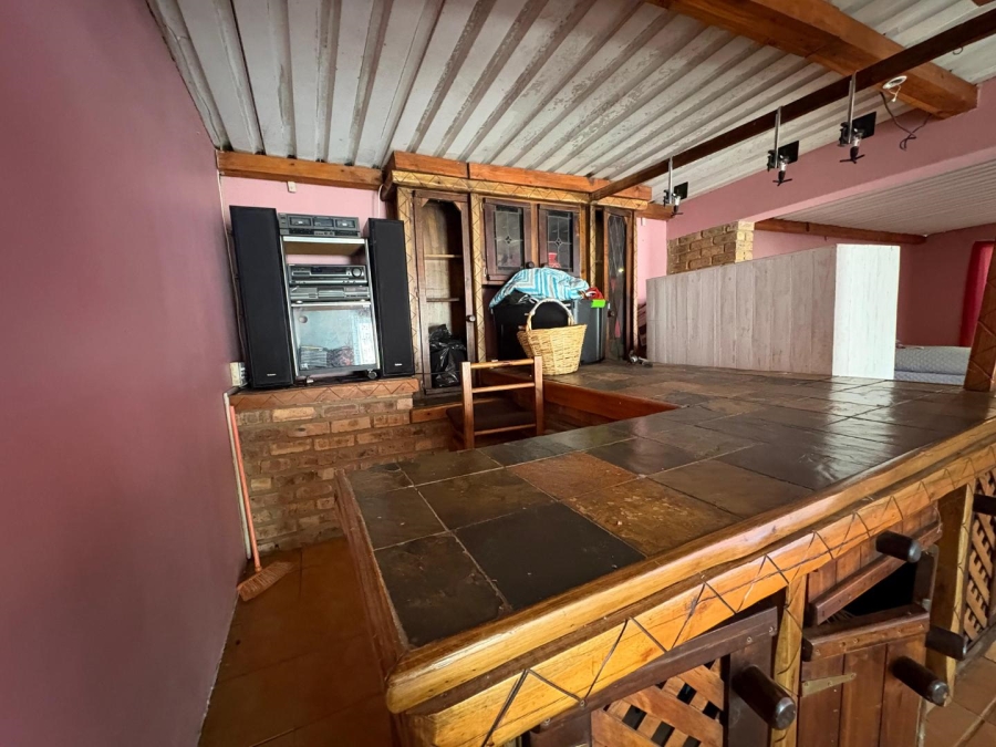 4 Bedroom Property for Sale in Buyscelia Gauteng