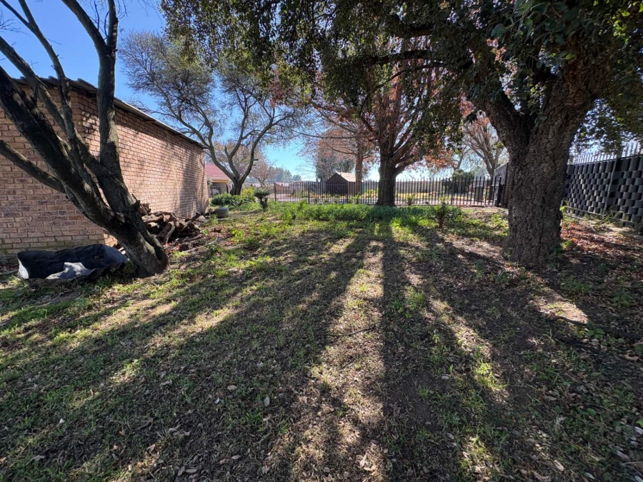 4 Bedroom Property for Sale in Buyscelia Gauteng