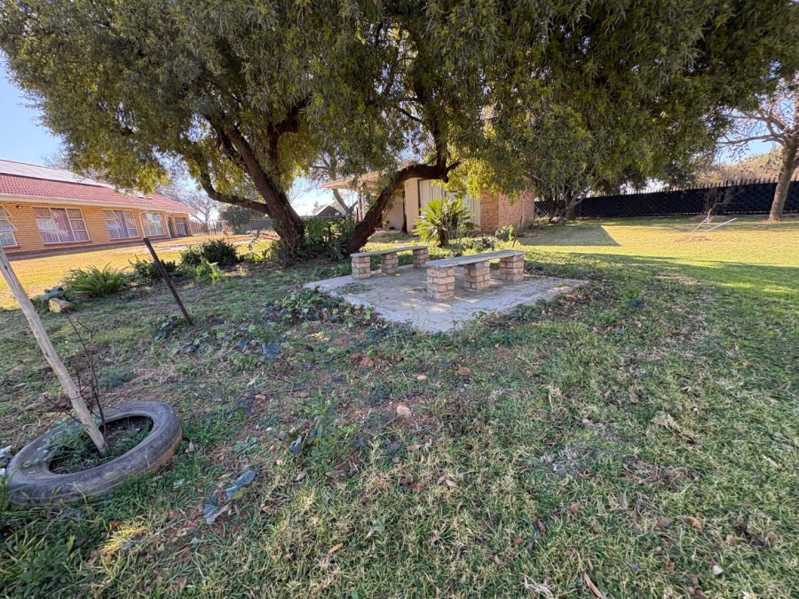 4 Bedroom Property for Sale in Buyscelia Gauteng