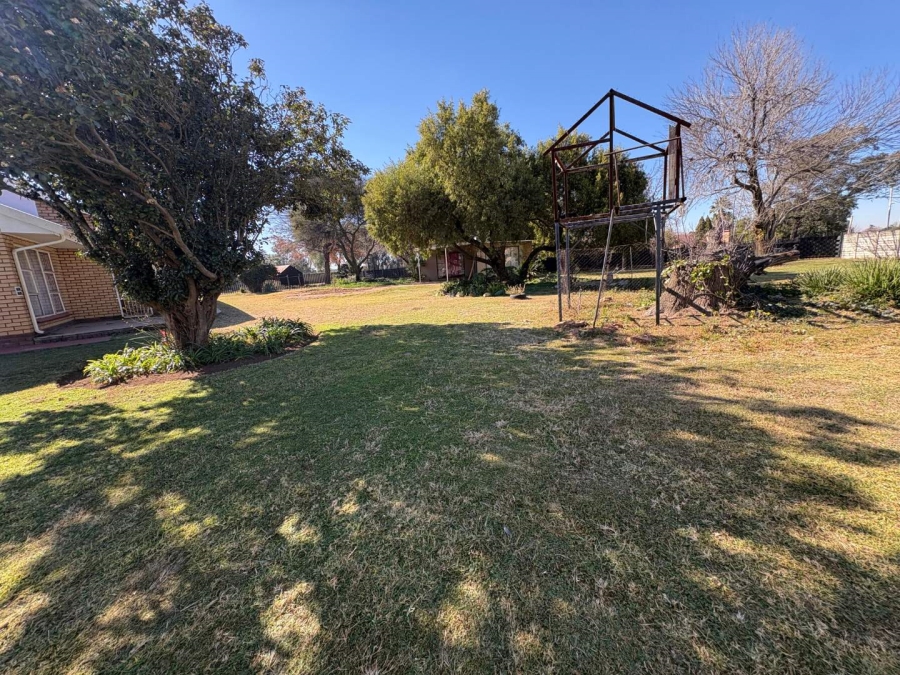 4 Bedroom Property for Sale in Buyscelia Gauteng