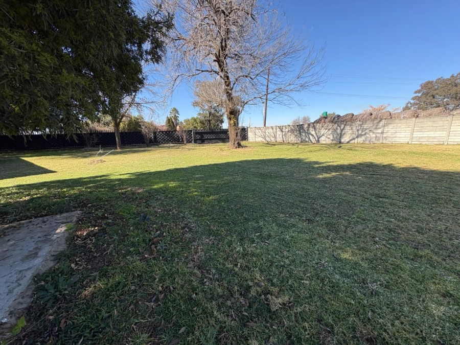 4 Bedroom Property for Sale in Buyscelia Gauteng