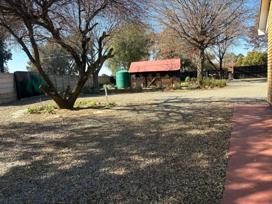 4 Bedroom Property for Sale in Buyscelia Gauteng