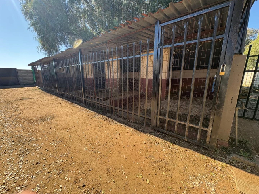 4 Bedroom Property for Sale in Buyscelia Gauteng