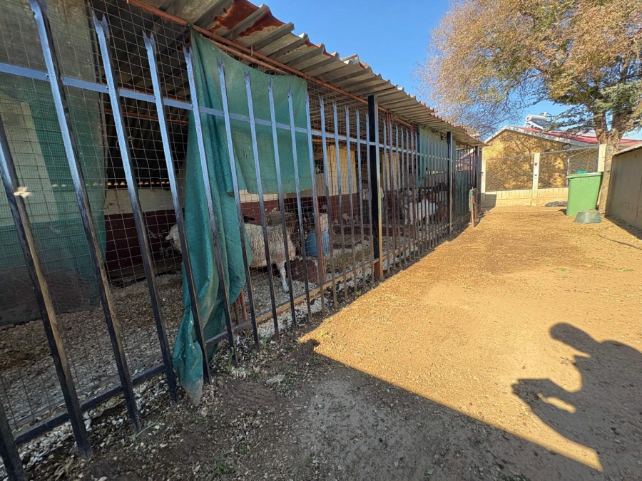 4 Bedroom Property for Sale in Buyscelia Gauteng
