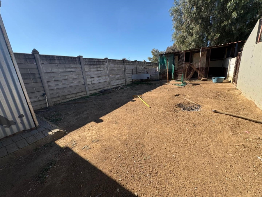 4 Bedroom Property for Sale in Buyscelia Gauteng