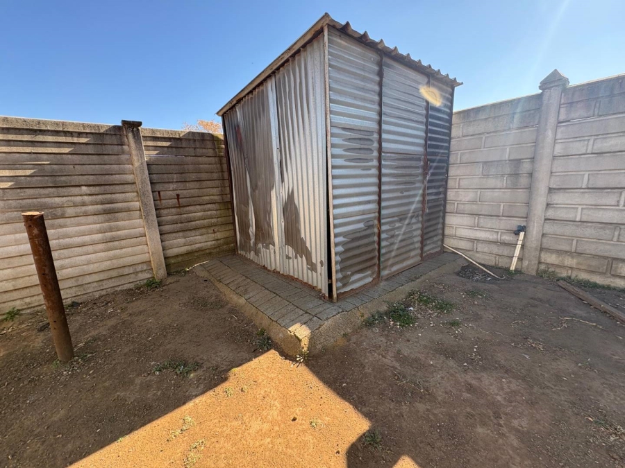 4 Bedroom Property for Sale in Buyscelia Gauteng