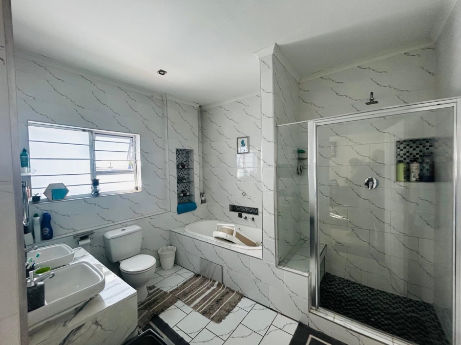 4 Bedroom Property for Sale in Riversdale Gauteng