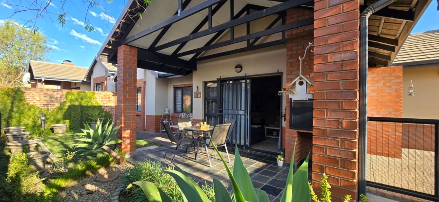 3 Bedroom Property for Sale in Equestria Gauteng