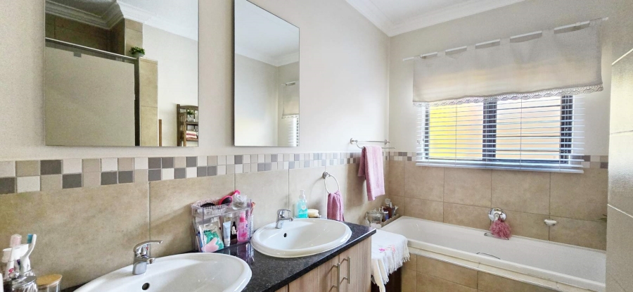 3 Bedroom Property for Sale in Equestria Gauteng