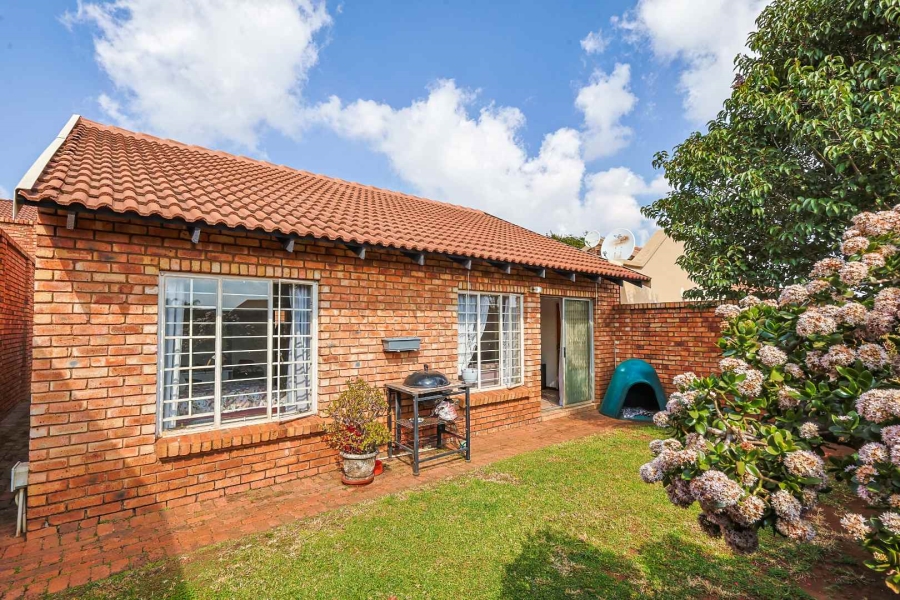 2 Bedroom Property for Sale in Elardus Park Gauteng