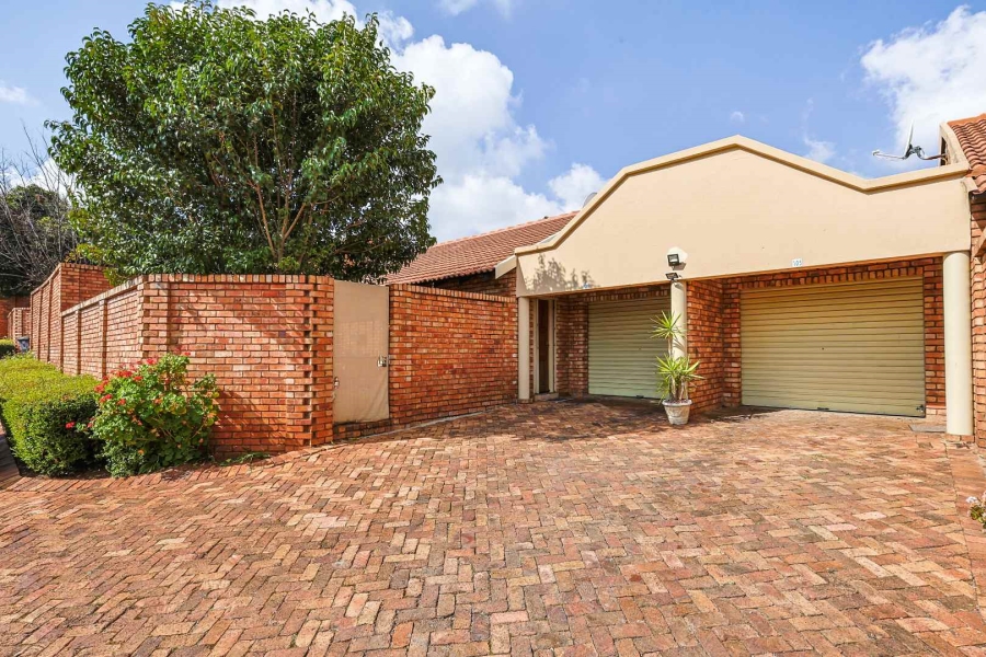 2 Bedroom Property for Sale in Elardus Park Gauteng