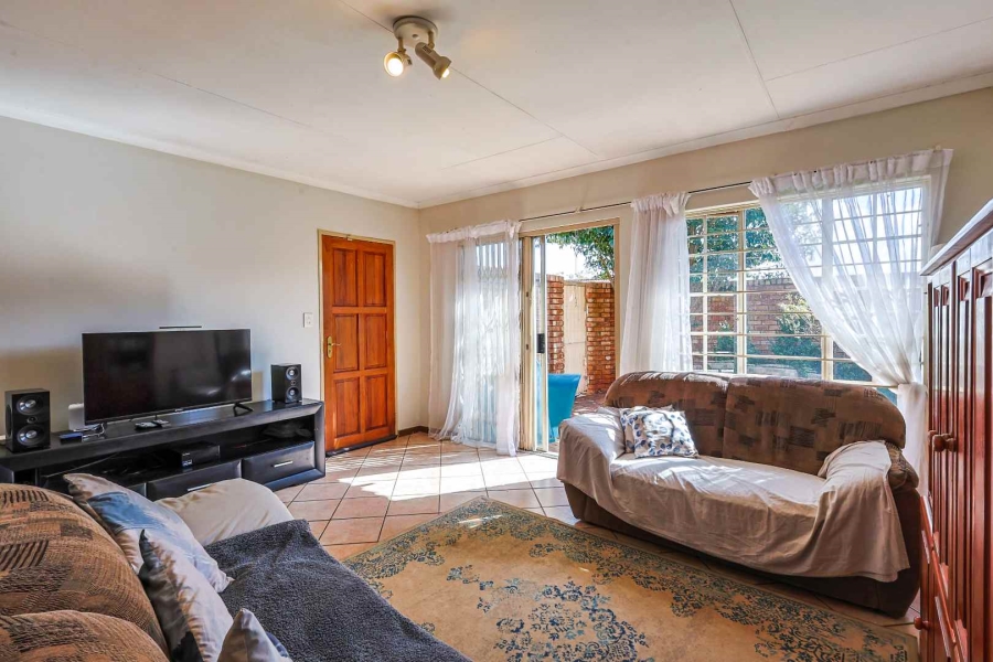 2 Bedroom Property for Sale in Elardus Park Gauteng