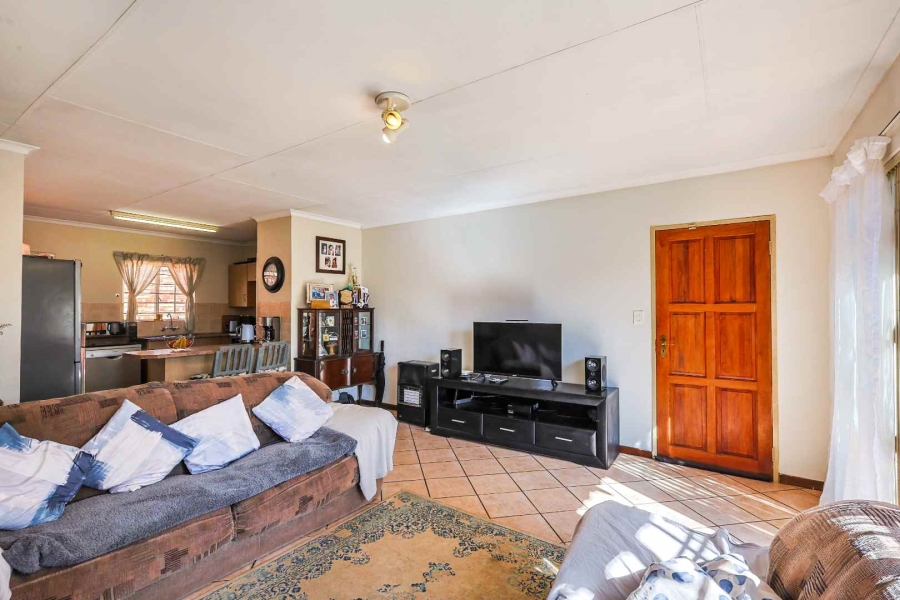 2 Bedroom Property for Sale in Elardus Park Gauteng