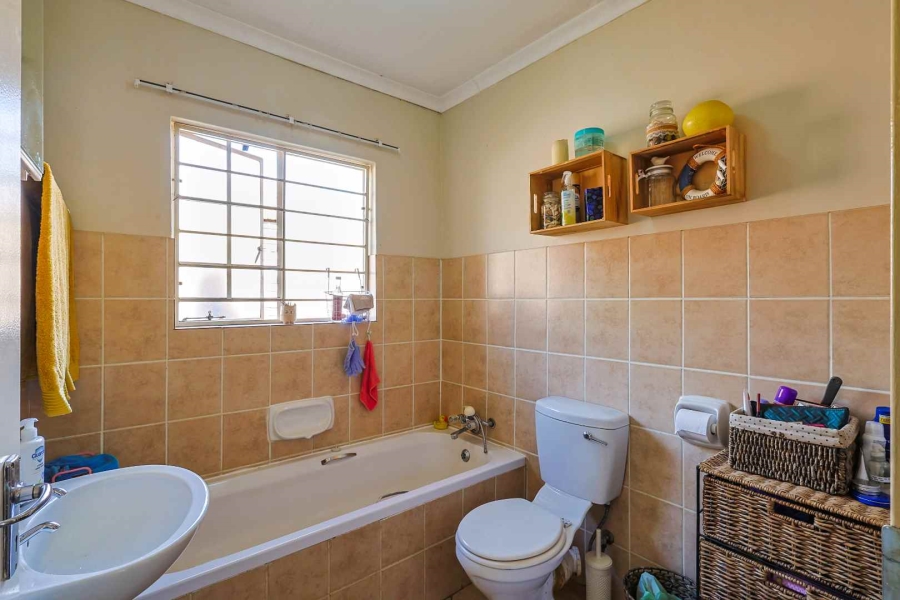 2 Bedroom Property for Sale in Elardus Park Gauteng