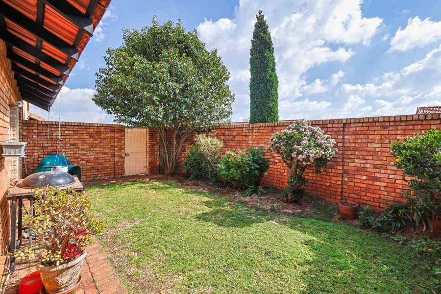 2 Bedroom Property for Sale in Elardus Park Gauteng