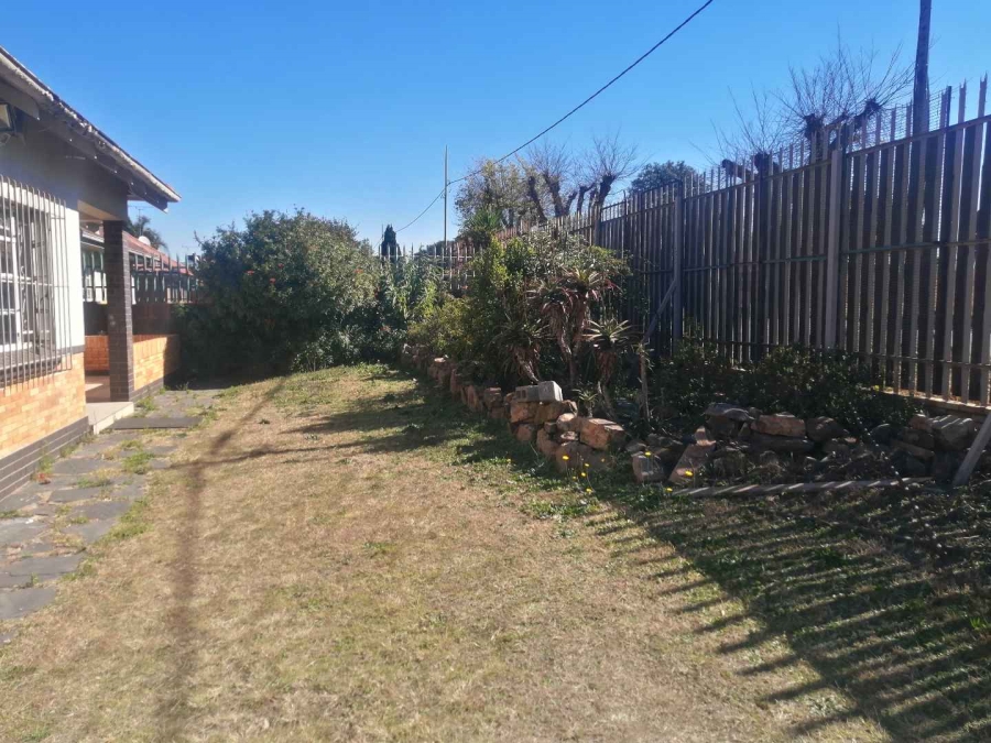 4 Bedroom Property for Sale in Linmeyer Gauteng