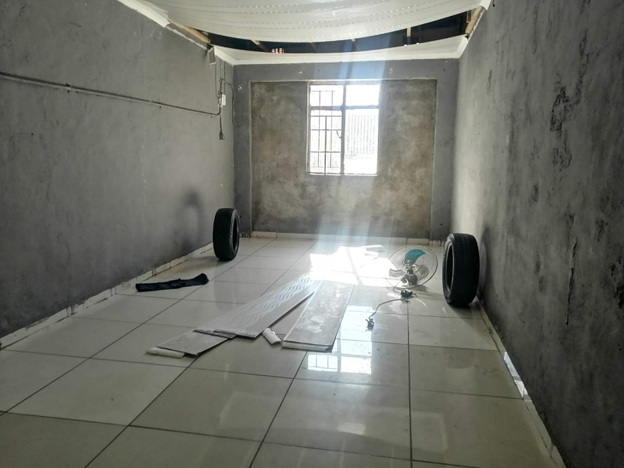 4 Bedroom Property for Sale in Linmeyer Gauteng