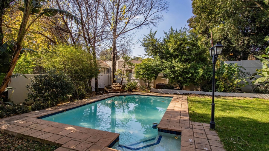 To Let 5 Bedroom Property for Rent in Fairland Gauteng