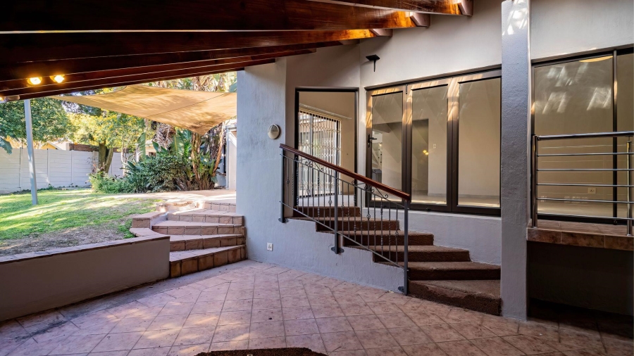 To Let 5 Bedroom Property for Rent in Fairland Gauteng
