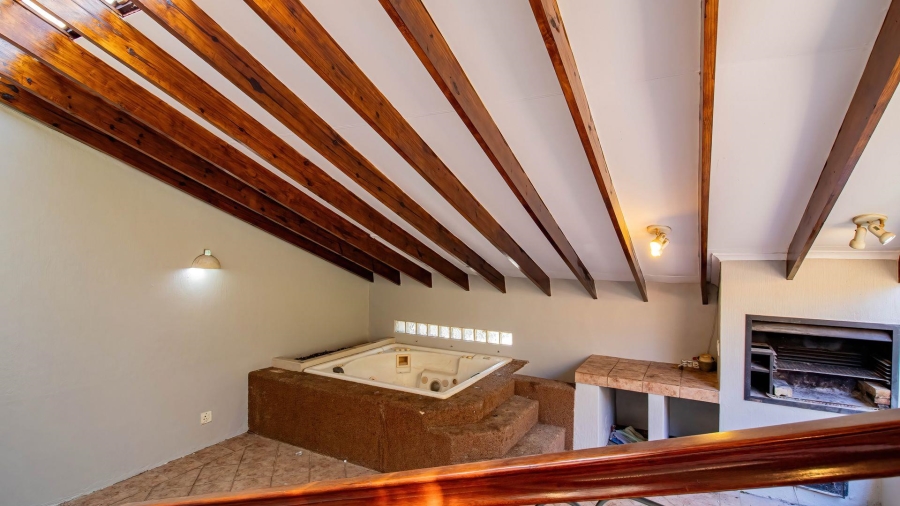 To Let 5 Bedroom Property for Rent in Fairland Gauteng